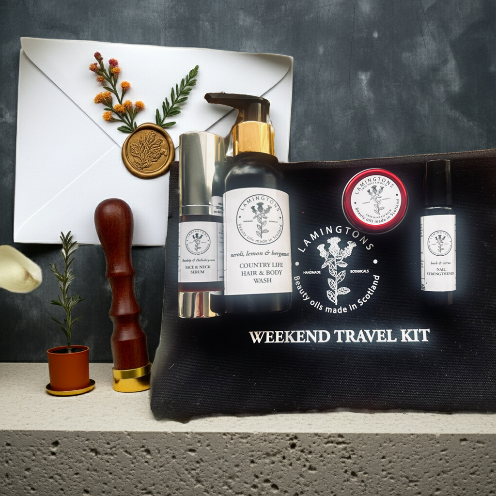 lamington rituals Weekend travel kit with bag.